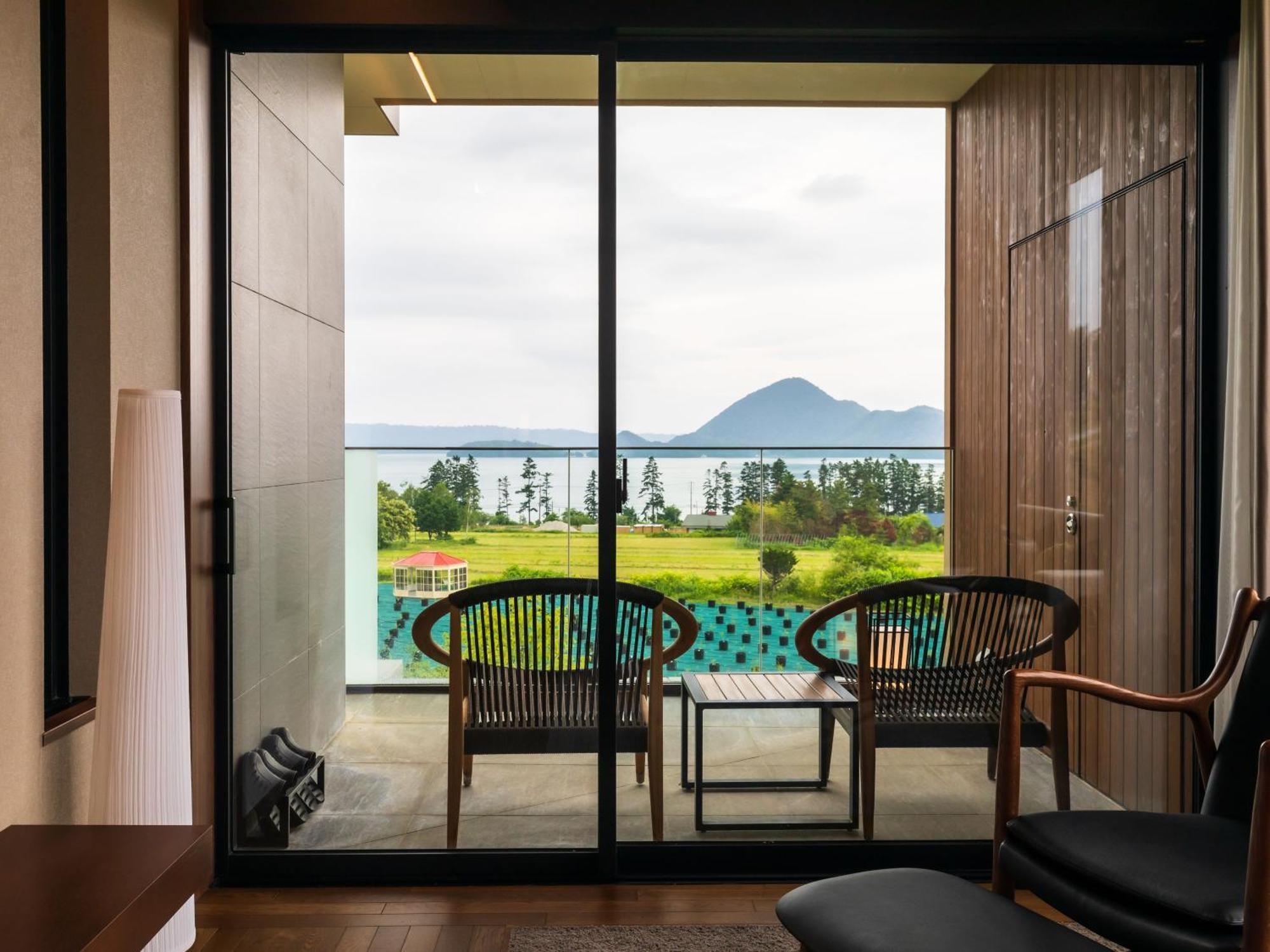 Lake Toya Tsuruga Resort Hikarinouta Toyako Rum bild